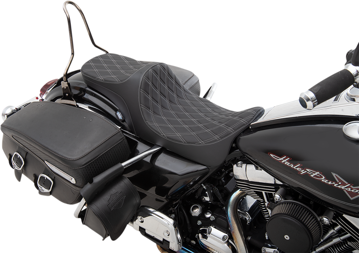 Predator III 2-Up Seat - Double Diamond - Silver Thread - FL '08-'23 [0801-1305]