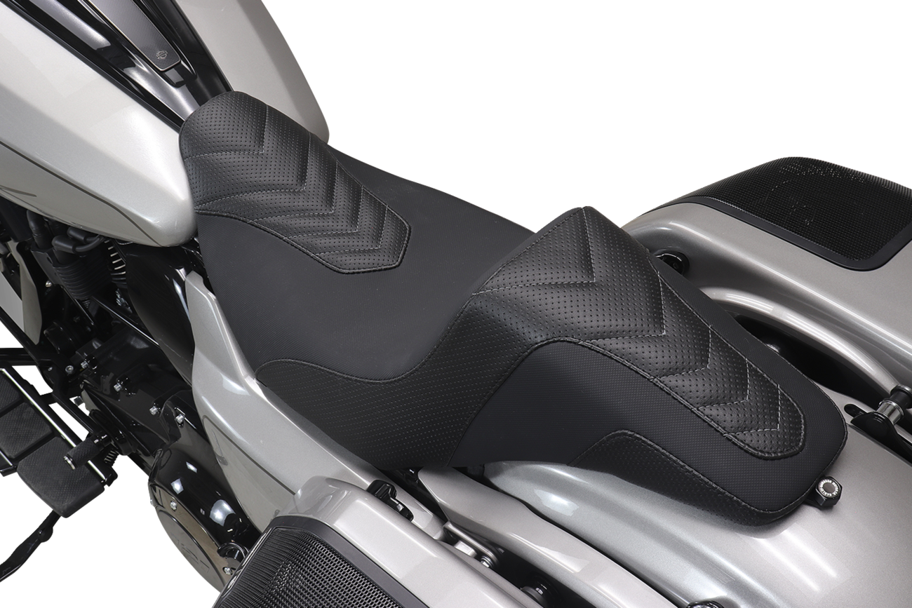 Kodlin Signature Series Squareback™ Seat - Signature Series Squareback™ Seat - Gripper Vinyl - Chevron - Gunmetal Stitch - FLH/FLT '23-'25 [0801-1902] - Image 5