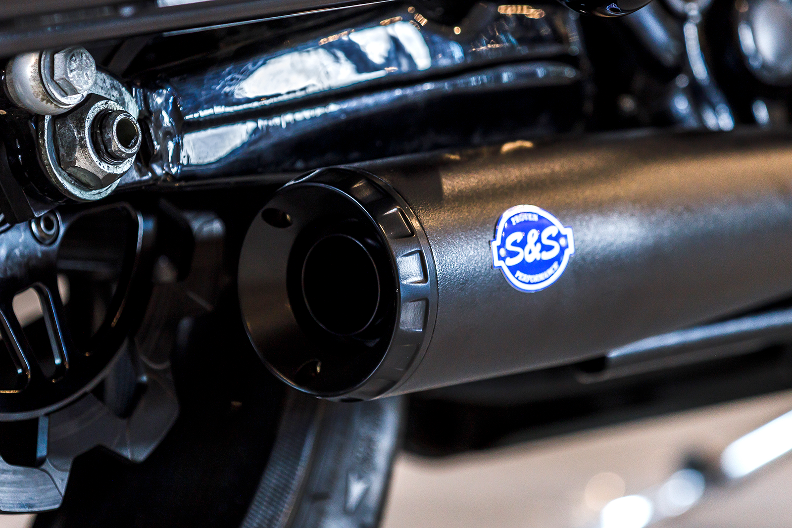 2-into-1 Diamondback Exhaust System - Guardian Black - 50-State [1800-2544] - Image 3