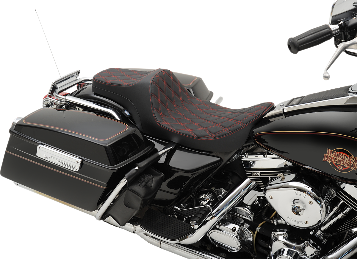 Predator III Seat - Double Diamond - Red Stitched - FLHR/FLHX '99-'07 [0801-1131]
