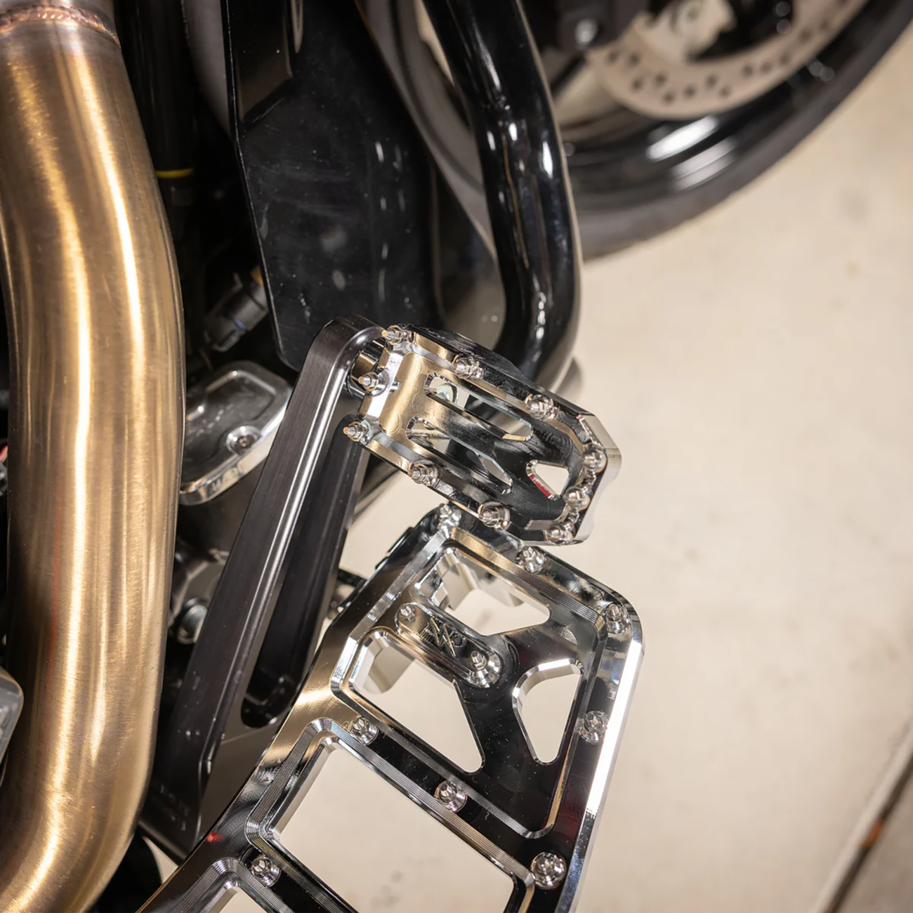 Aggressor Brake Pedal - Chrome - Touring [1610-0765] - Image 8