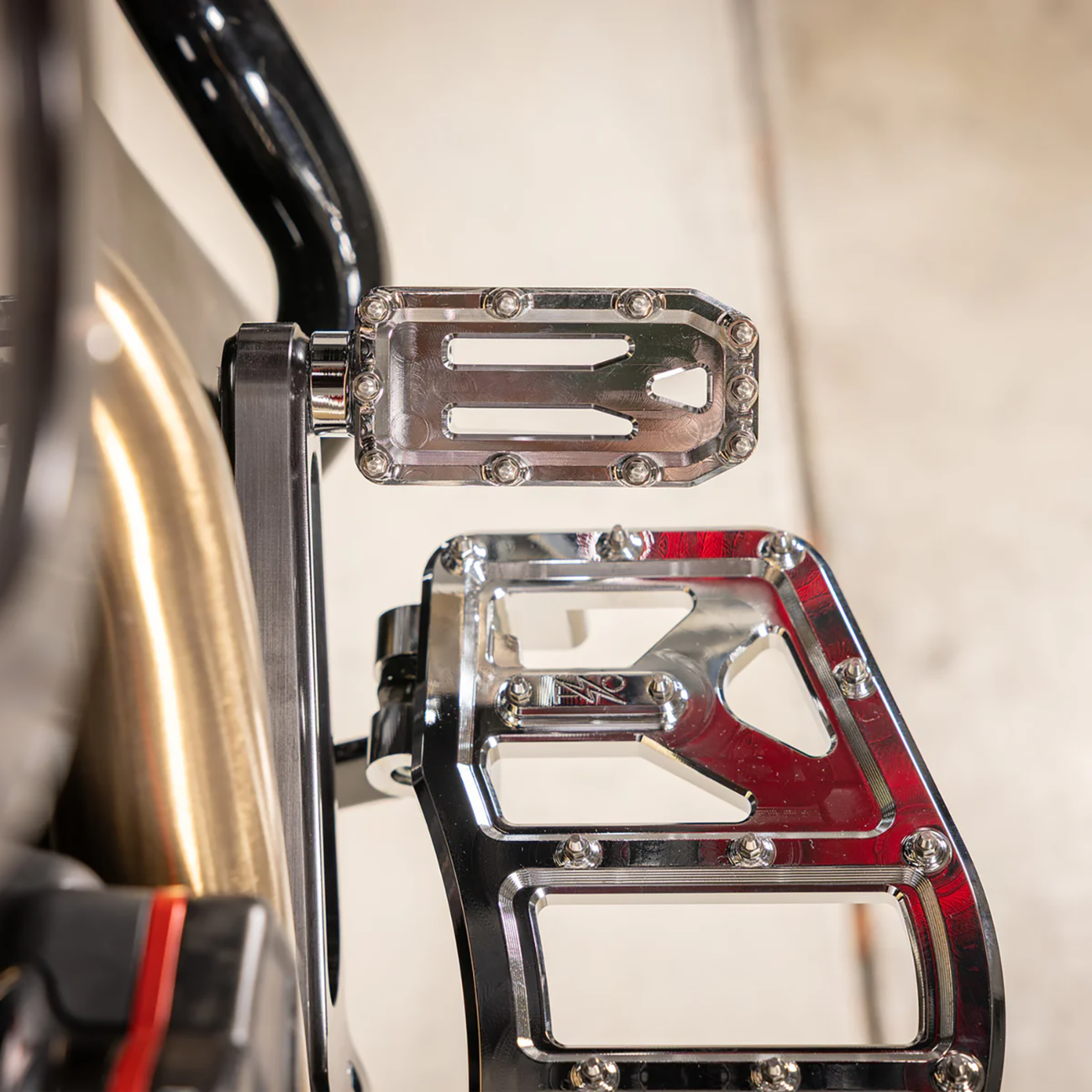 Aggressor Brake Pedal - Chrome - Touring [1610-0765] - Image 7