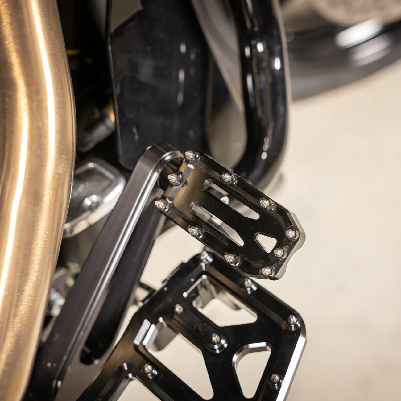 Aggressor Brake Pedal - Black - Touring [1610-0762] - Image 4