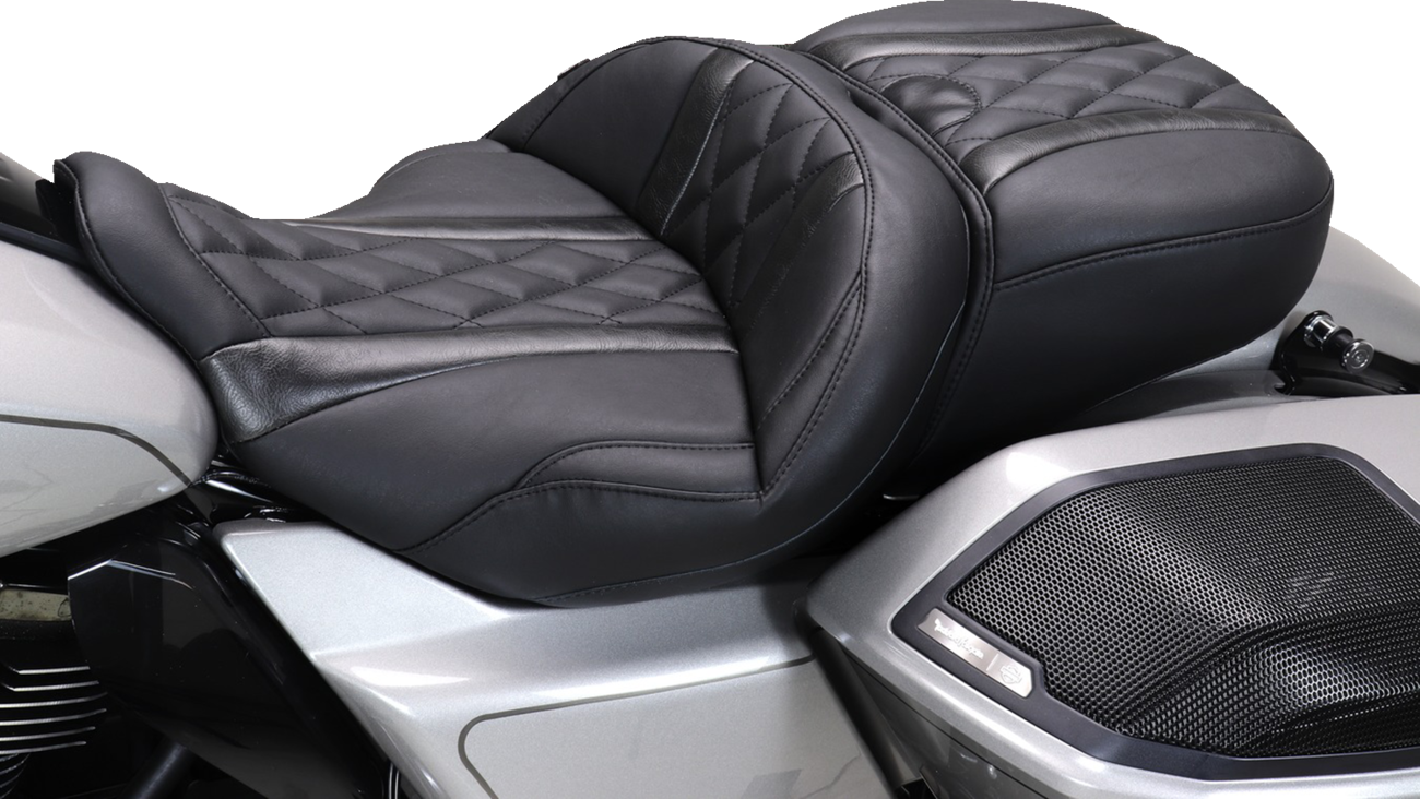 Deluxe Touring Seat - Deluxe One-Piece, 2-Up Seat - Diamond - Black Stitch - FLT/FLH '23-'25 [0801-2127] - Image 5