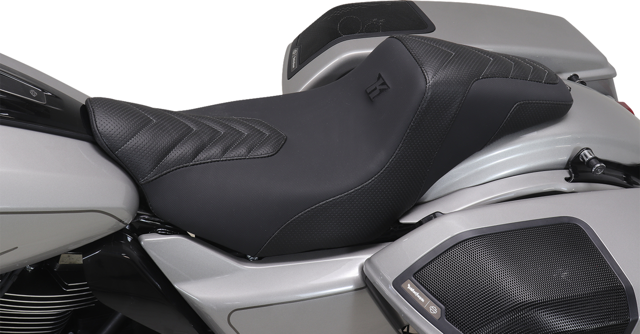 Kodlin Signature Series Squareback™ Seat - Signature Series Squareback™ Seat - Gripper Vinyl - Chevron - Gunmetal Stitch - FLH/FLT '23-'25 [0801-1902] - Image 2
