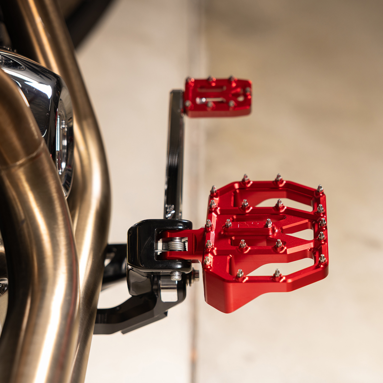 Mini Aggressor Floorboards - Red - Rear [1621-1228] - Image 2