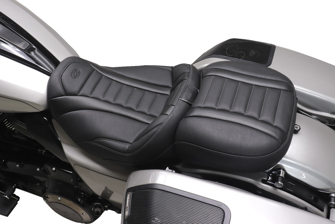 Deluxe Touring Solo Seat - w/ Backrest - Gunmetal Stitch - FLT/FLH '23-'25 [0801-1674] - Image 4