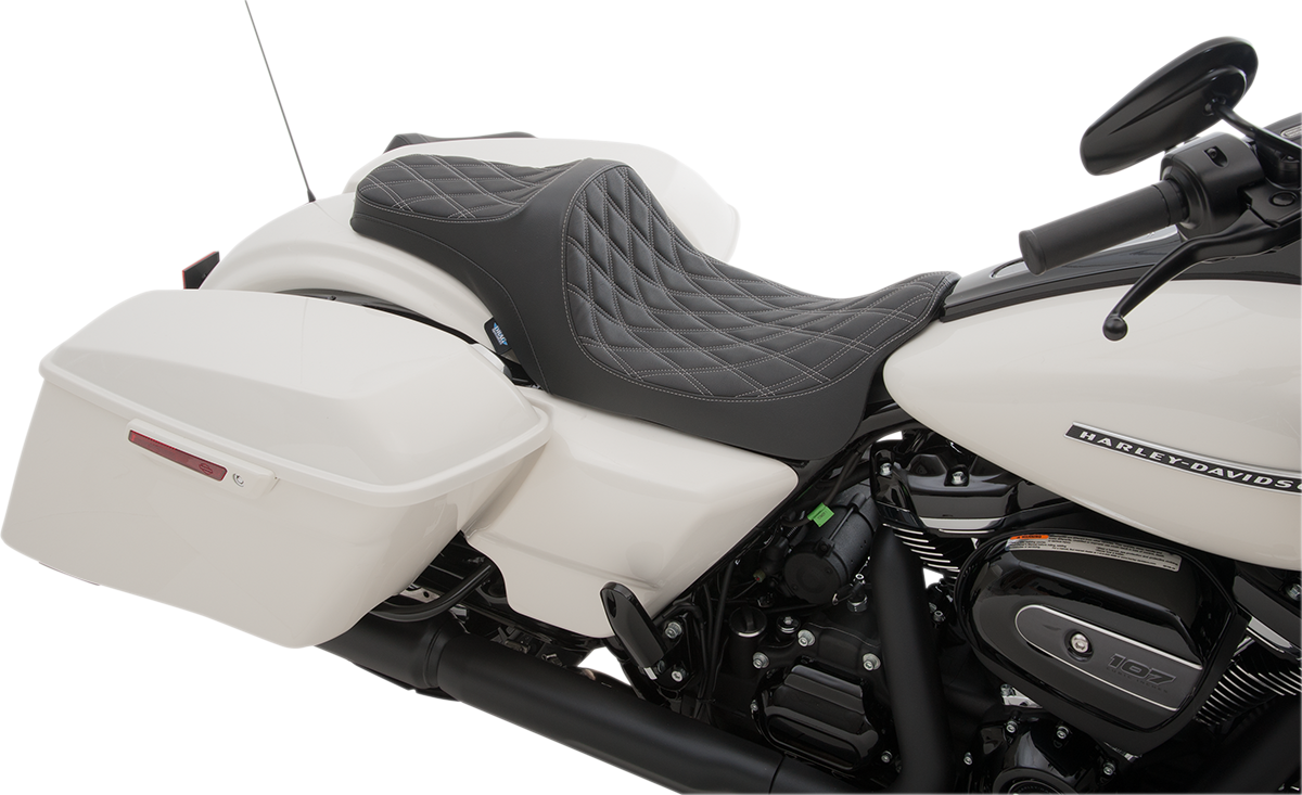 Predator III Seat - Double Diamond - Silver Stitched - FL '08-'23 [0801-1115] - Image 2