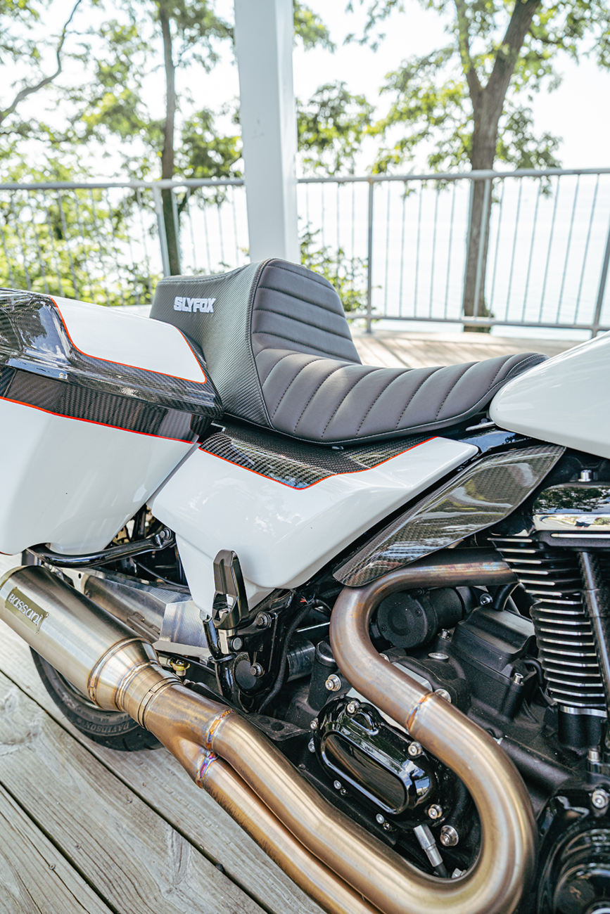 High Noon Seat - Vinyl - Classic Stitch - Gray Logo - FLH/FLT '23-'24 [0801-2057] - Image 5