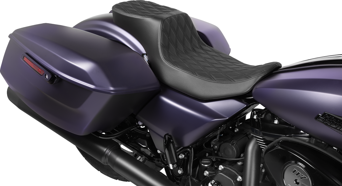 Performance Predator 2-Up Seat with Extended Reach - Performance Predator 2-Up Seat - Vinyl - Black Double Diamond Stitch - FLHX/FLTR '23-'24 [0801-1941] - Image 3