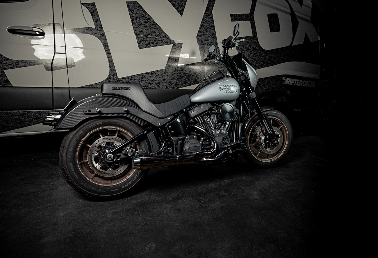 High Noon Seat - Vinyl - Classic Stitch - Black Logo - FL/FX '18-'24 [0802-1656] - Image 7