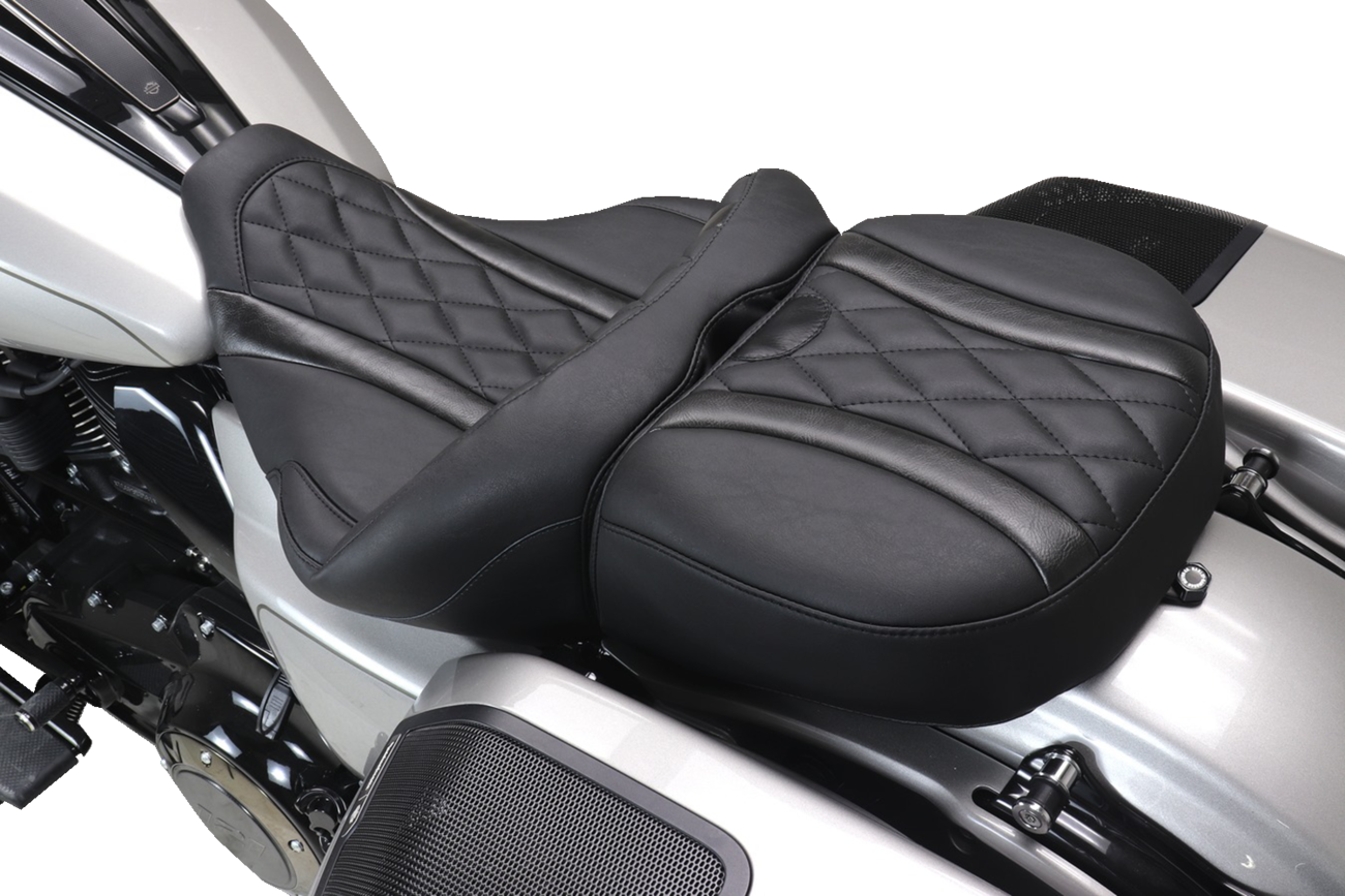 Deluxe Touring Seat - Deluxe One-Piece, 2-Up Seat - Diamond - Black Stitch - FLT/FLH '23-'25 [0801-2127] - Image 6