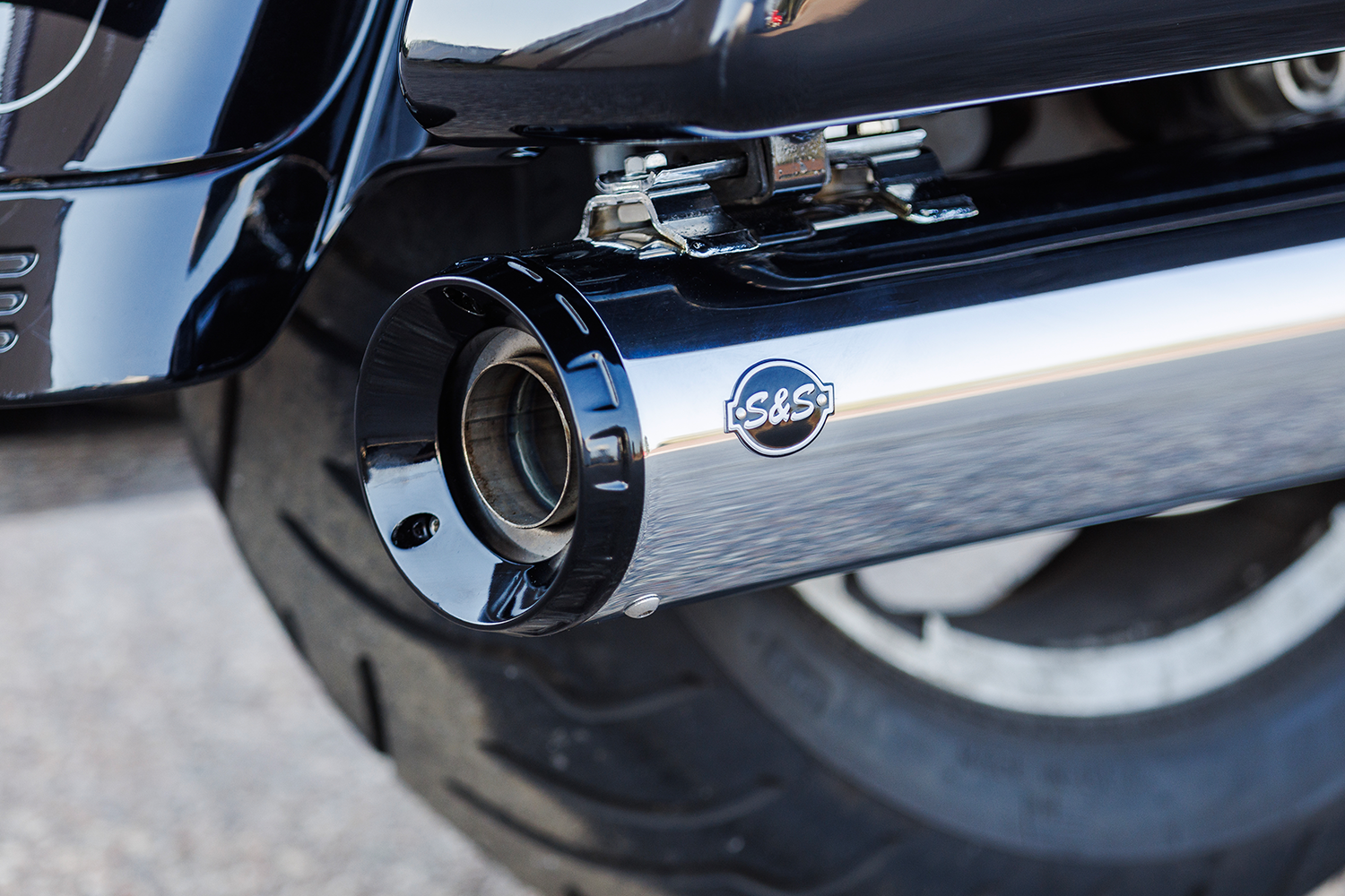 4-1/2" GNX Slip-On Mufflers - Chrome [1801-1768] - Image 3